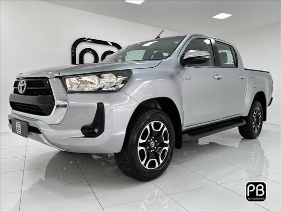 TOYOTA HILUX 2.8 D-4D TURBO DIESEL CD SRV 4X4 AUTOMÁTICO